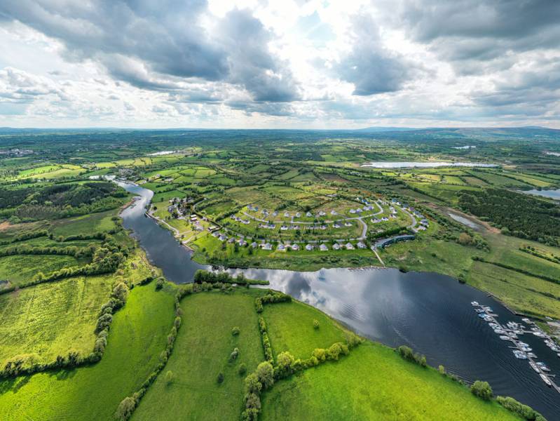 Eine Woche : Kreuzfahrt durch Natur und Geschichte um den Lough Derg - à partir de  euros