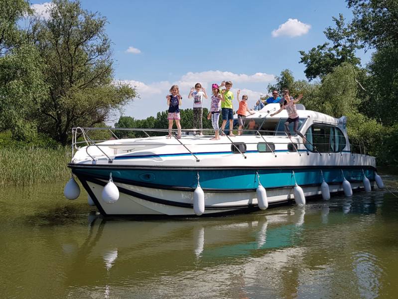 Eine Woche : Hausboot Tour in ungarn - ab 1866 euros